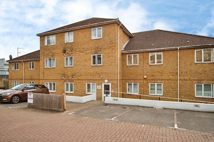 Studio For Sale In Hitchman House, A Collier Row Road, Romford, RM5