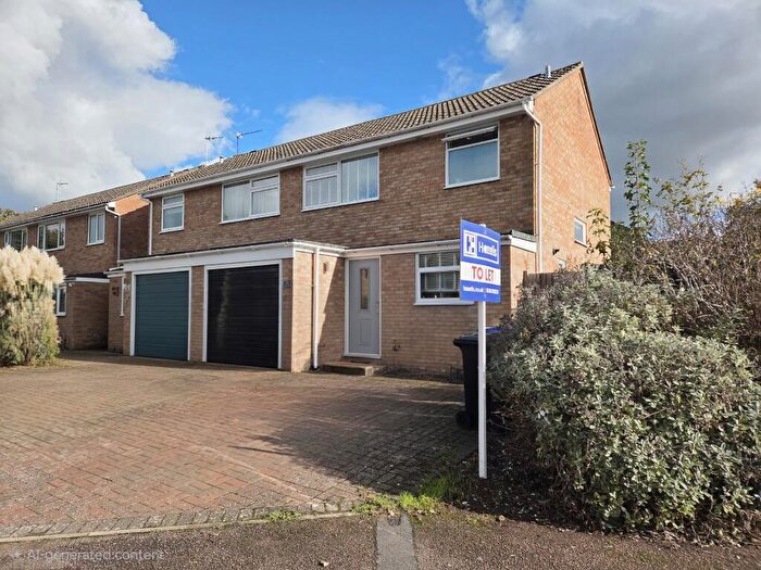 3 Bedroom Semi-Detached House To Rent In Raynham Road, Bury St Edmunds, Suffolk, IP32