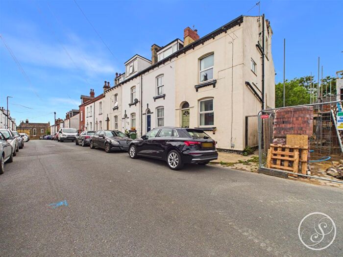 3 Bedroom End Of Terrace House For Sale In Victoria Street, Chapel Allerton, Leeds, LS7