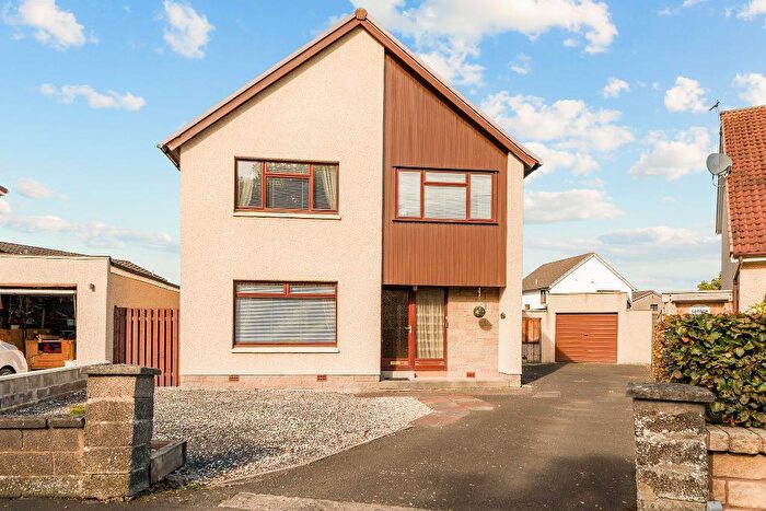 3 Bedroom Detached House For Sale In Thistle Avenue, Grangemouth, FK3