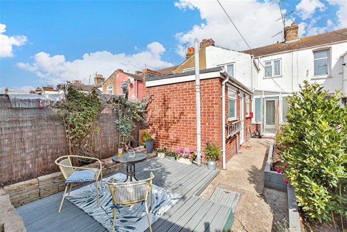 3 Bedroom Terraced House For Sale In Berridge Road, Sheerness, Kent, ME12