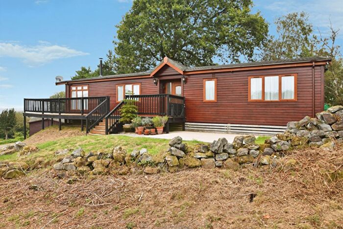 2 Bedroom Mobile/park Home For Sale In Reynard Crag Park, Reynard Crag Lane, Harrogate, HG3