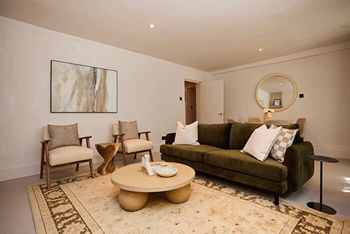 1 Bedroom Flat To Rent In Crescent Grove, SW4