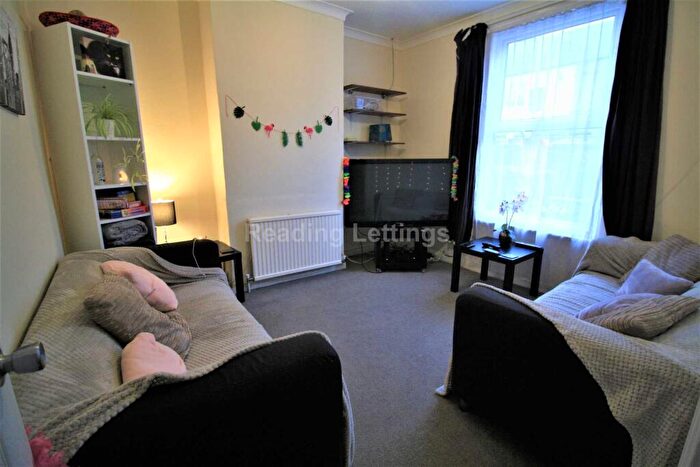 4 Bedroom Terraced House To Rent In De Beauvoir Road, Reading, RG1