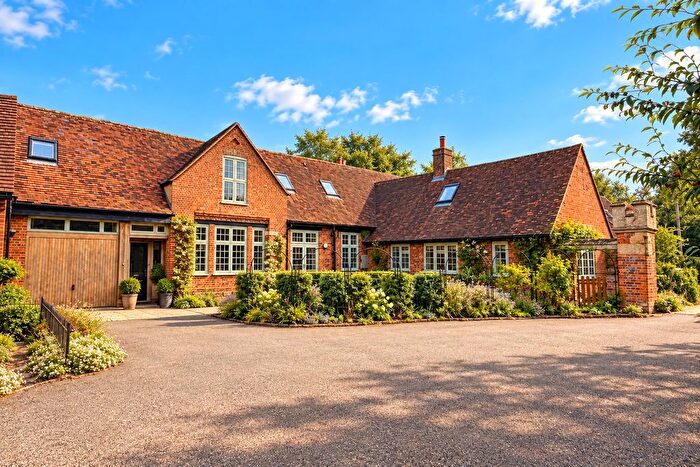 4 Bedroom Country House For Sale In Scotsgrove, Thame, Thame, OX9