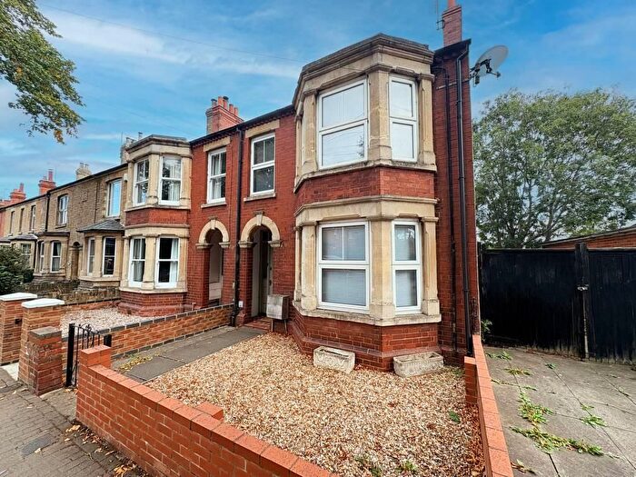 4 Bedroom End Of Terrace House To Rent In Wellingborough Road, Olney, MK46