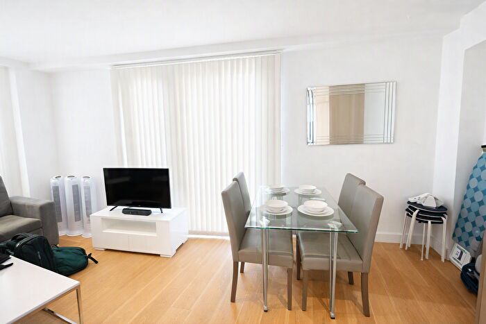 2 Bedroom Flat To Rent In Rothsay Street, London Bridge, London, SE1