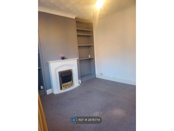 3 Bedroom Terraced House To Rent In York Road, Reading, RG1