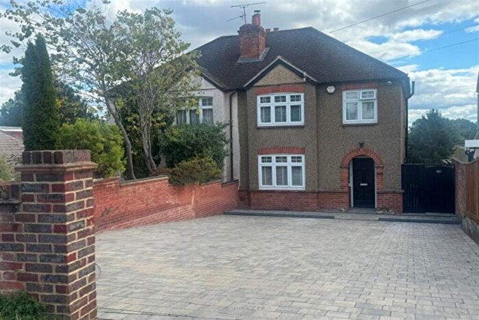 3 Bedroom Semi-Detached House For Sale In Henley Road, Caversham, Reading, RG4