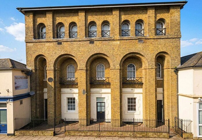 1 Bedroom Flat To Rent In Cubitt House, Newtown Green, TN24