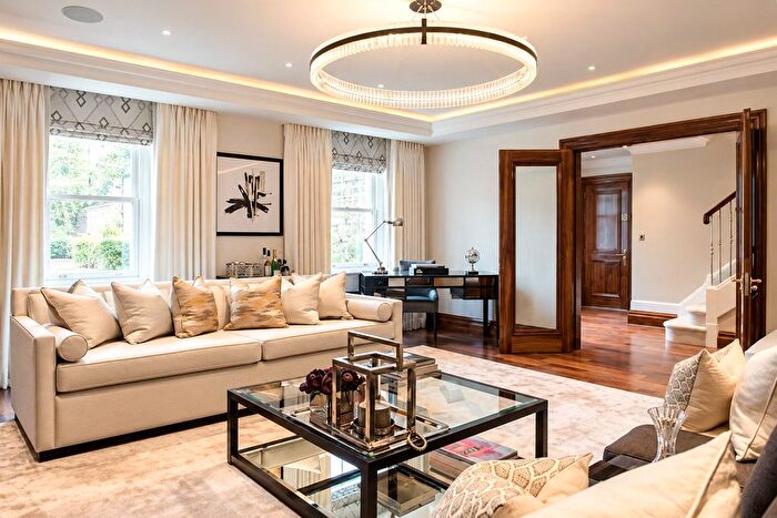 3 Bedroom Flat To Rent In Grosvenor Hill, Mayfair, London, W1K