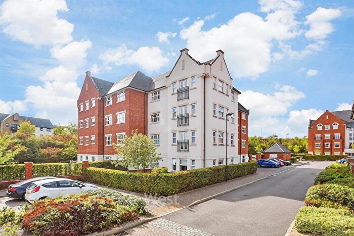 2 Bedroom Flat For Sale In Arundale Walk, Horsham, West Sussex, RH12