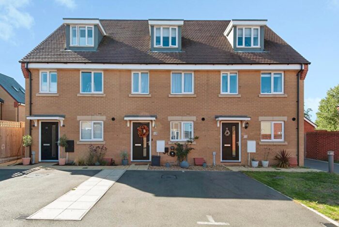 3 Bedroom Terraced House For Sale In Lynton Edge, Biggleswade, Bedfordshire, SG18