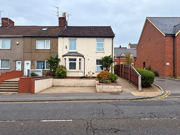 2 Bedroom Maisonette To Rent In Kingshill Road, Swindon, SN1