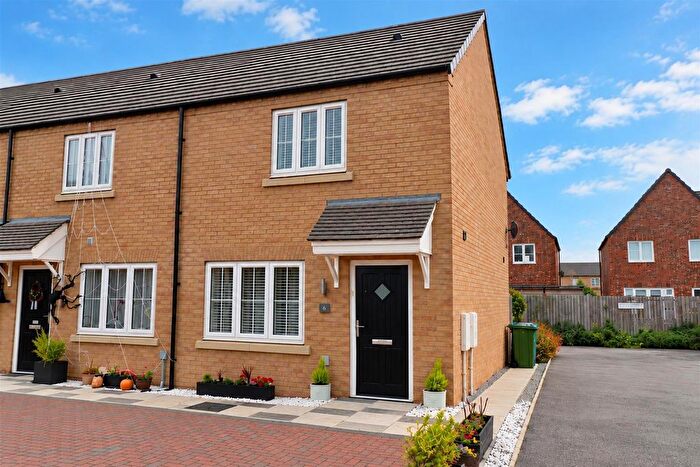 2 Bedroom End Of Terrace House For Sale In Hackney Chase, Pocklington, YO42