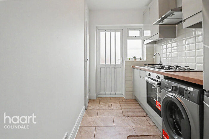 2 Bedroom Flat For Sale In Montrose Court, The Hyde, NW9