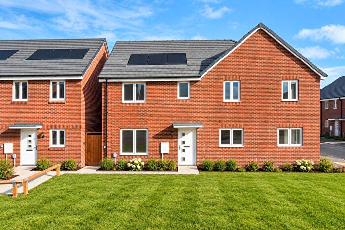 3 Bedroom Semi-Detached House To Rent In Proctors Green, Grove, OX12