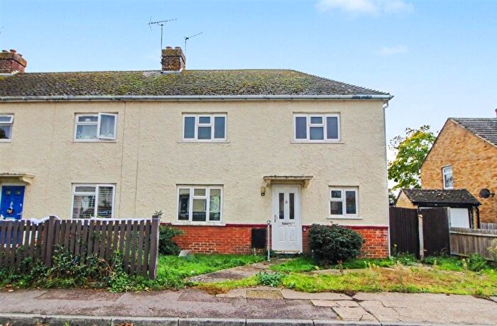 3 Bedroom End Of Terrace House For Sale In Middletune Avenue, Sittingbourne, ME10