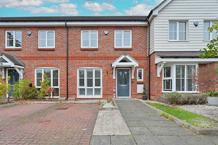 3 Bedroom Terraced House For Sale In Woodside Road, Abbots Langley, WD5