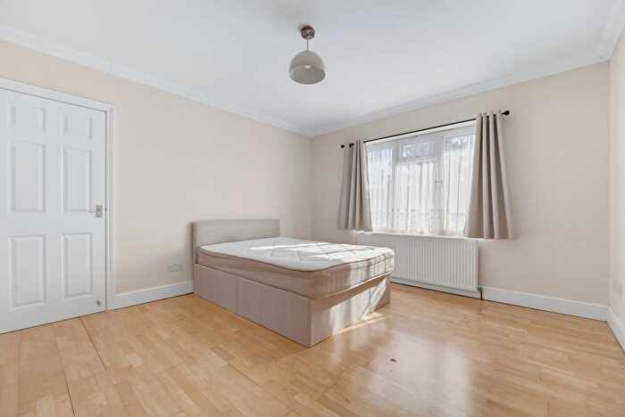 1 Bedroom Flat To Rent In Granville Avenue, Hounslow, TW3