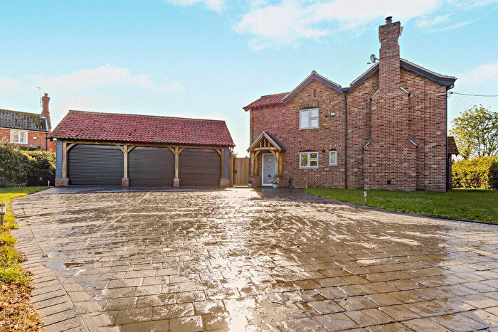 4 Bedroom Detached House For Sale In Church Road, Worthing, NR20