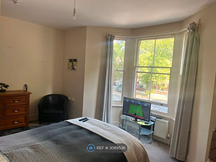 Studio To Rent In Studio Flats On De Parys Avenue, Bedford, MK40