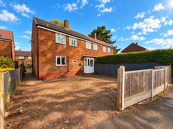 3 Bedroom Semi-Detached House For Sale In Nottingham Avenue, Brinnington, Stockport, SK5