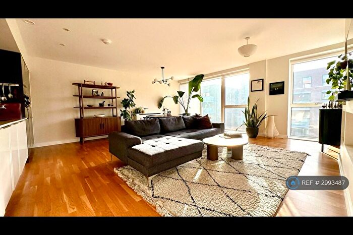 3 Bedroom Flat To Rent In Butterfly Court, London, N15
