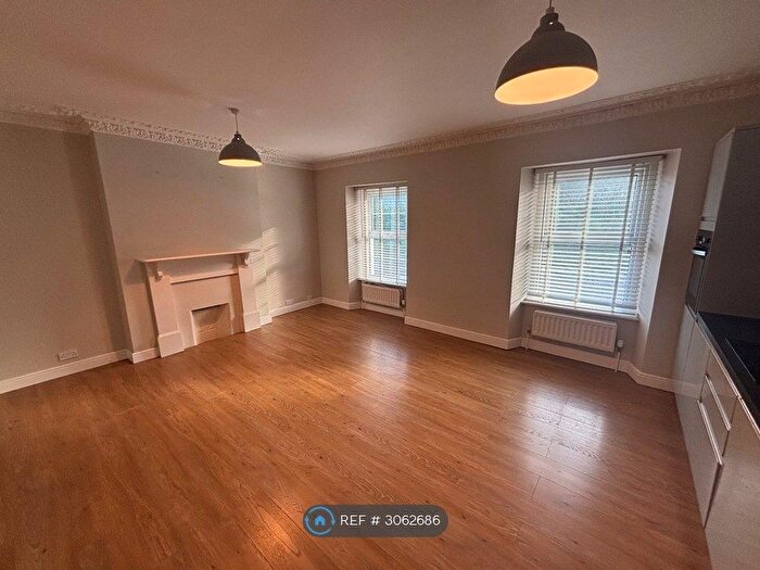 2 Bedroom Flat To Rent In Hotwell Road, Bristol, BS8
