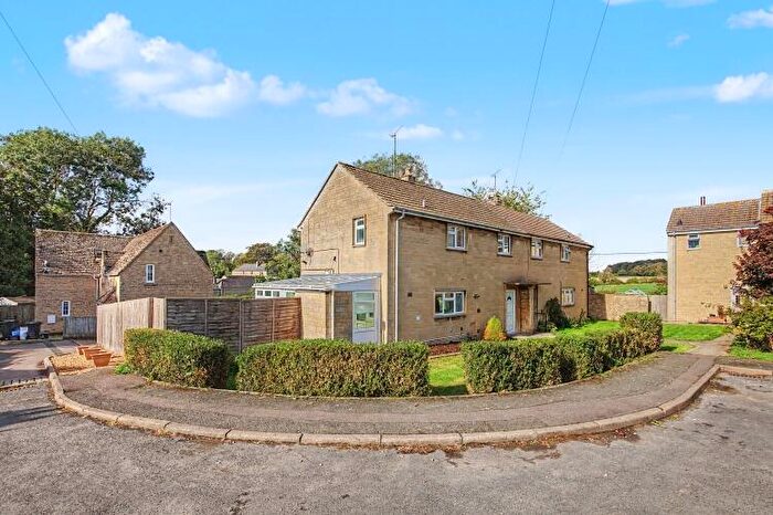 3 Bedroom Semi-Detached House To Rent In Eastleach, GL7