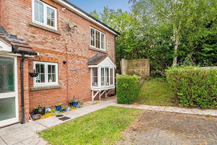 2 Bedroom Apartment For Sale In St Andrews Close, Castle Cary, BA7