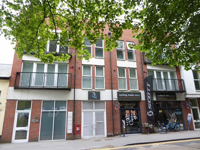 1 Bedroom Flat For Sale In Lion Green Road, Coulsdon, CR5