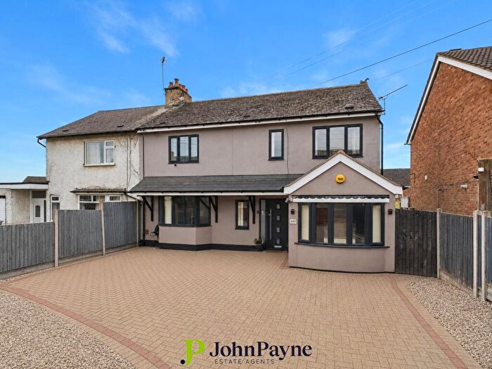 4 Bedroom Semi-Detached House For Sale In Upper Eastern Green Lane, Coventry, West Midlands, CV5