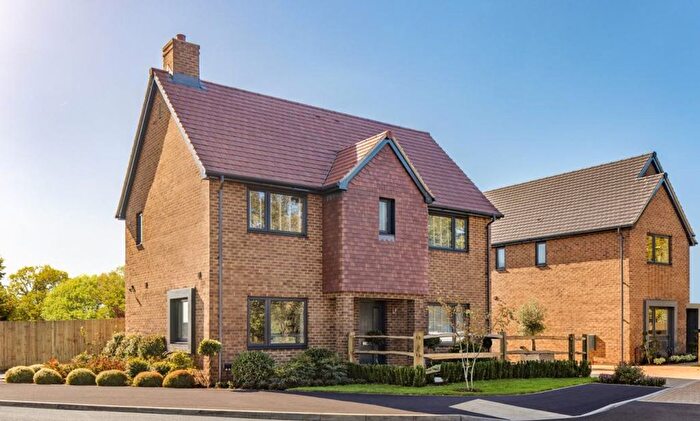 4 Bedroom Detached House For Sale In North Mundham, Chichester, PO20