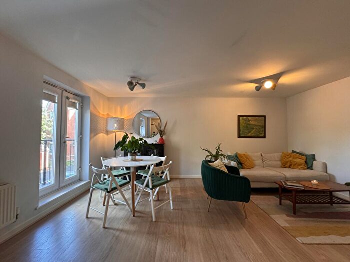 2 Bedroom Apartment To Rent In Brandwood Crescent, Birmingham, B30