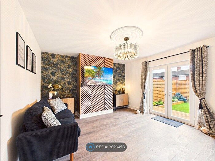 4 Bedroom Semi-Detached House To Rent In Ravens Lane, Ipswich, IP8