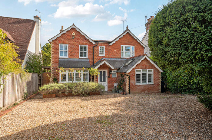 5 Bedroom Detached House For Sale In Lickfolds Road, Rowledge, Farnham, GU10