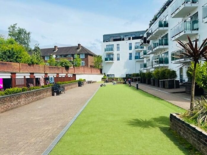 1 Bedroom Flat To Rent In Punam Appt. Windsor Close, Northwood, HA6