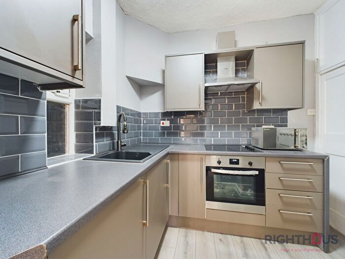 2 Bedroom Terraced House To Rent In Westcroft Road, Bradford, BD7