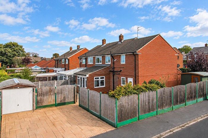 4 Bedroom Semi-Detached House For Sale In Thornhill Drive, Walton, Wakefield, WF2