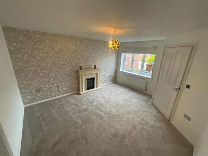 3 Bedroom Semi-Detached House To Rent In Aspenwood Close, Bamber Bridge, Preston, PR5