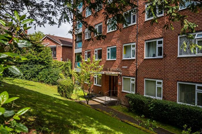 1 Bedroom Apartment For Sale In Guildford Court Surrey Road, Westbourne Bournemouth, BH4