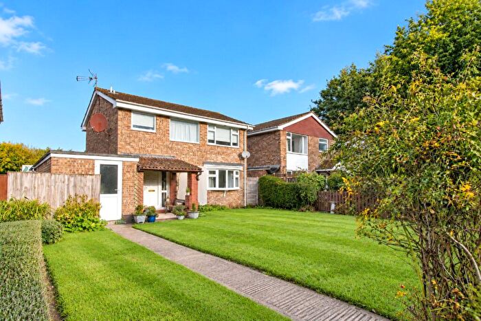 3 Bedroom Detached House For Sale In Broadleas Park, Devizes, Wiltshire, SN10