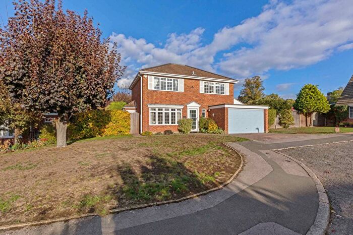 4 Bedroom Detached House For Sale In Kings Oak Close, Monks Risborough, HP27