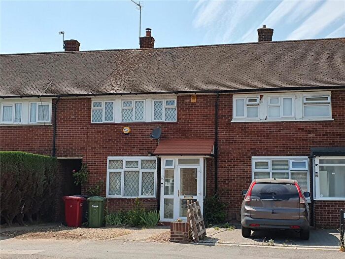 3 Bedroom Terraced House For Sale In Spencer Road, Slough, Berkshire, SL3