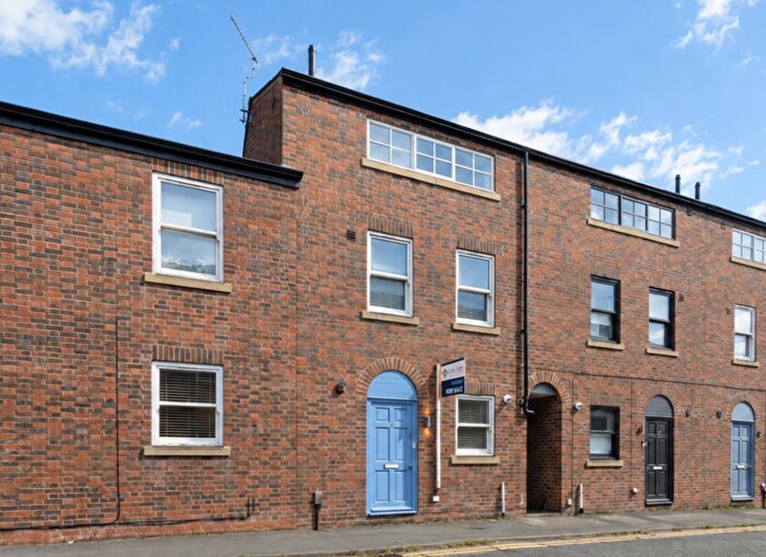 3 Bedroom Terraced House For Sale In Catherine Street, Macclesfield, SK11