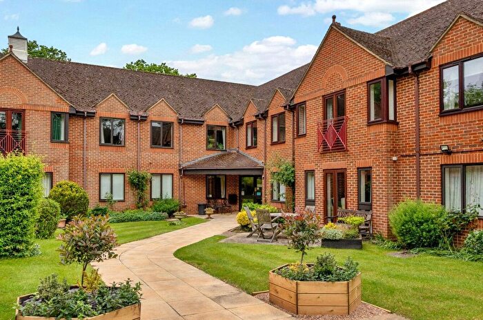 2 Bedroom Flat For Sale In Ashley Gardens, Shalford, Guildford, Surrey, GU4
