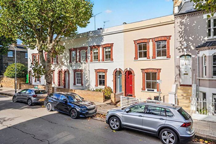 3 Bedroom Terraced House For Sale In Howards Lane, Putney Heath, SW15