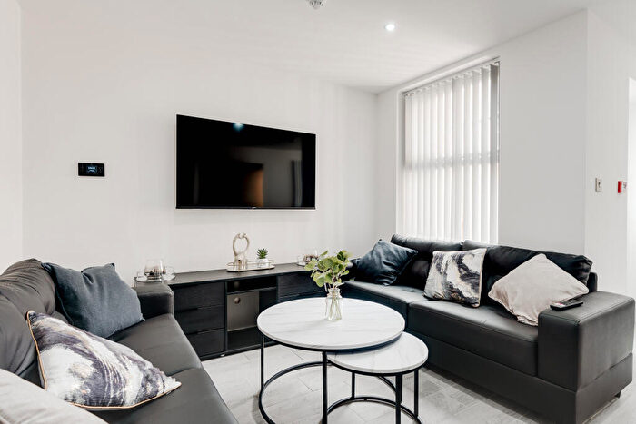 2 Bedroom Flat To Rent In Grosvenor Road, Liverpool, Merseyside, L15