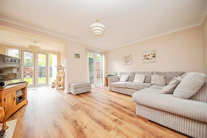3 Bedroom Semi-Detached House For Sale In Waldingfield Road, Sudbury, CO10